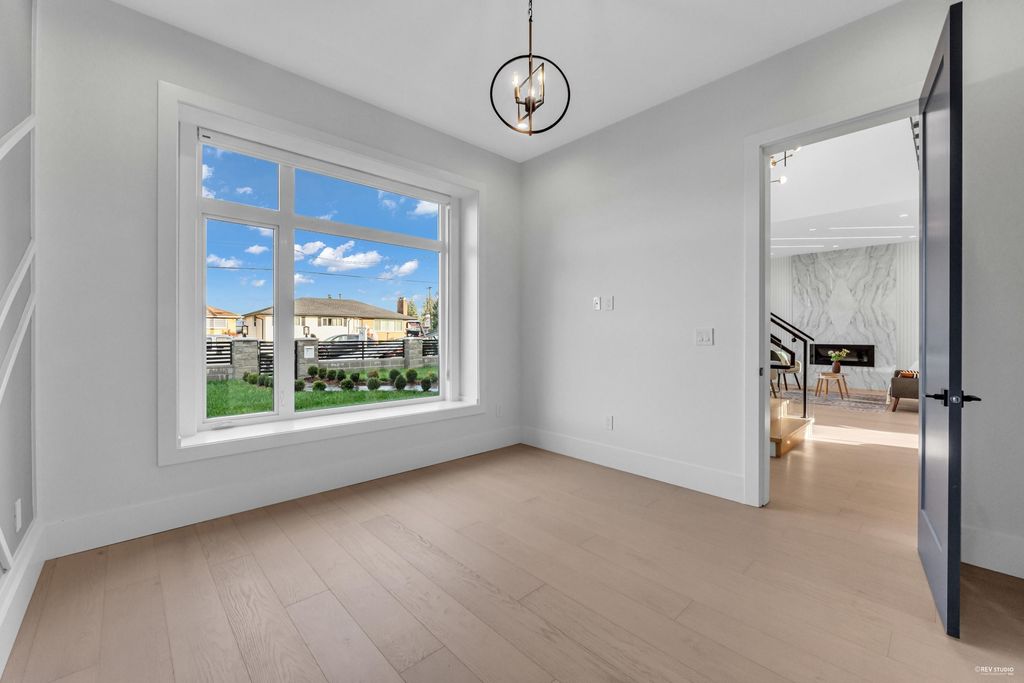 listing image 1104952806136267150