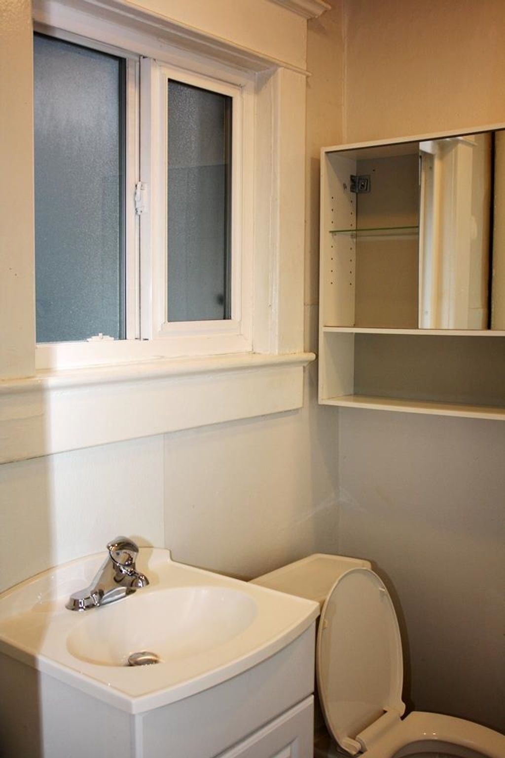 listing image 1104694005710710954