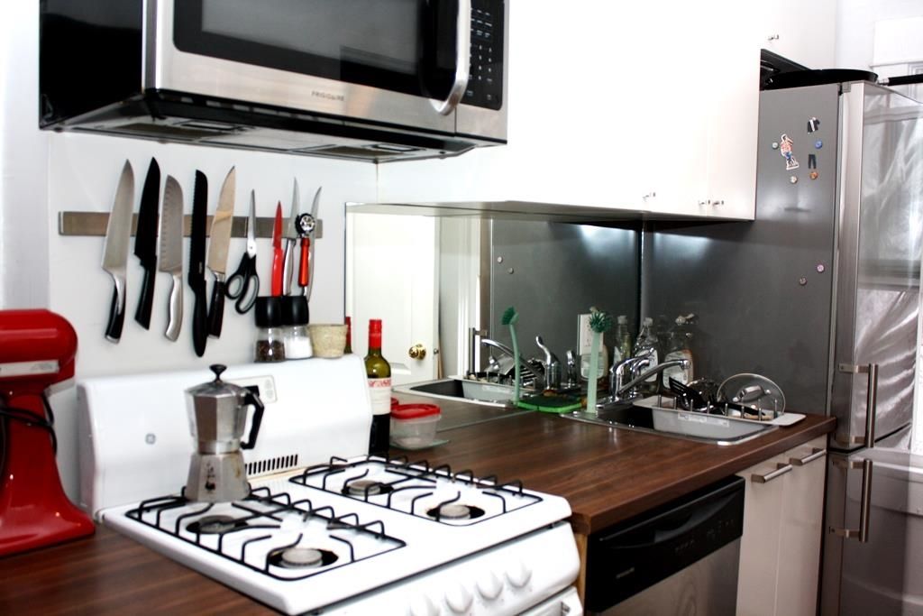 listing image 1106491018793566585