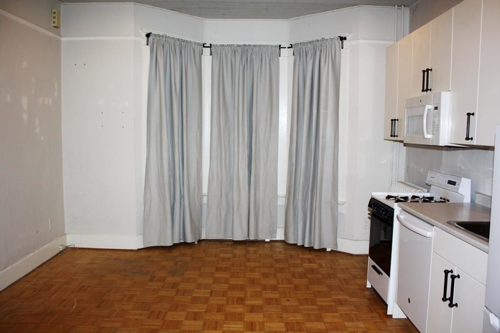 listing image 1101592522420010596