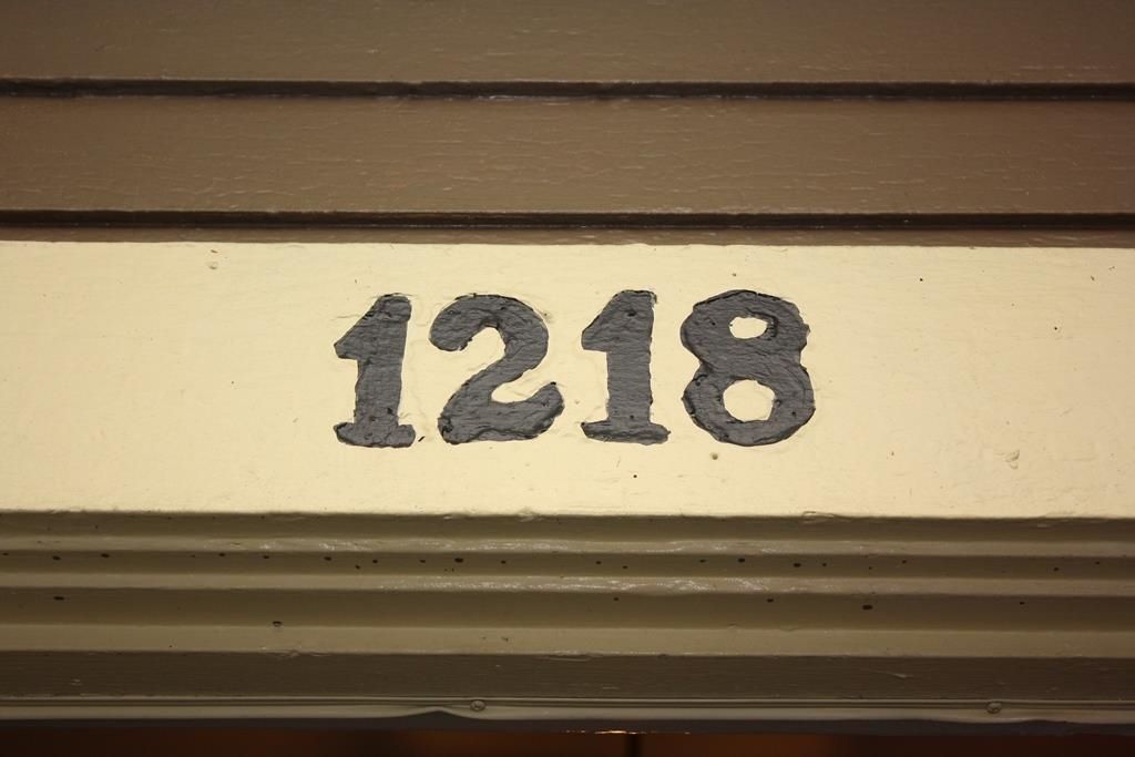 listing image 1102842365931015601