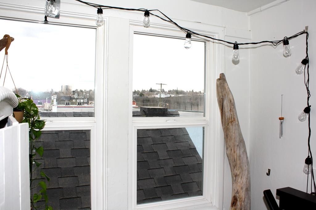 listing image 1107426198549451123