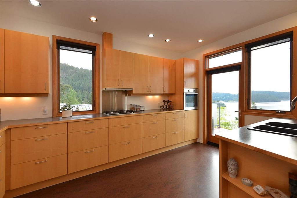 listing image 1101702247019496353