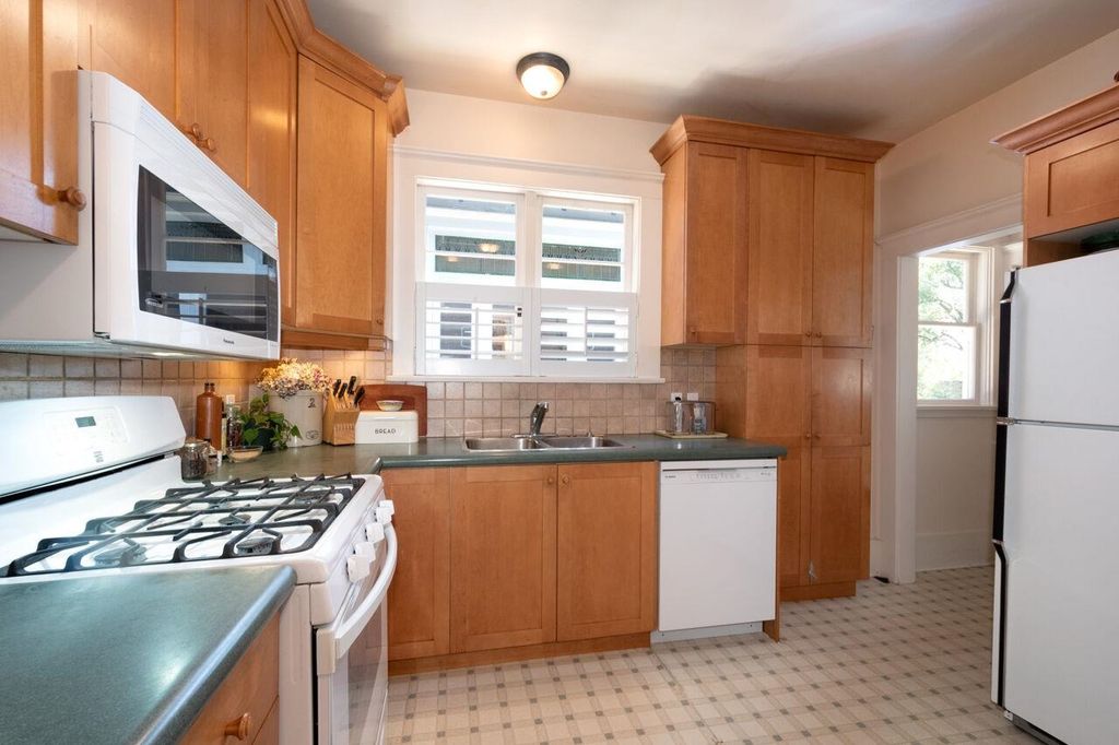 listing image 1103927923571343129