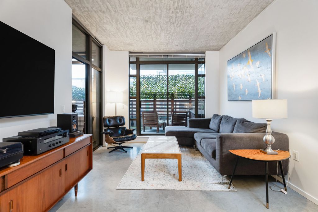 listing image 1100008094646213251