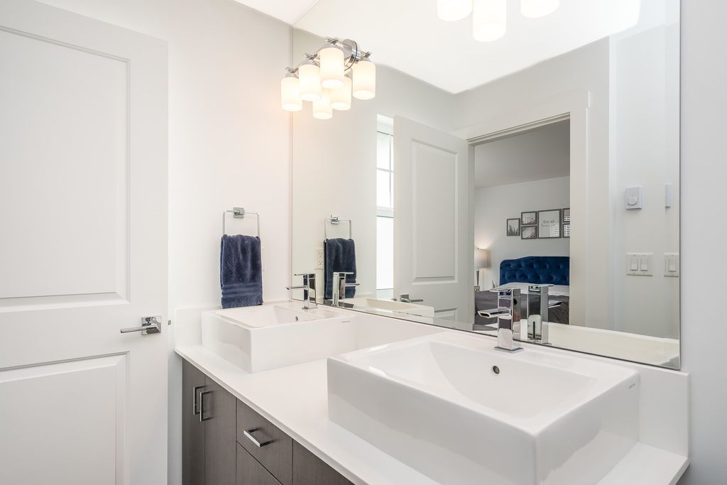 listing image 1104313614927294885