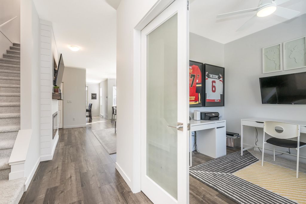 listing image 1103504753212750721