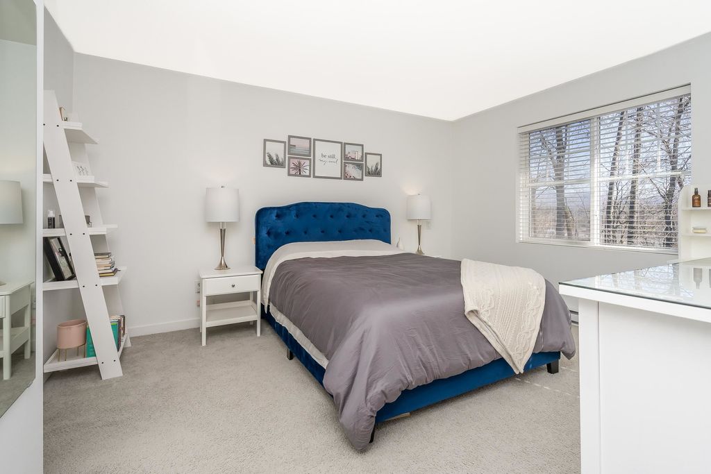 listing image 1103078699078681983