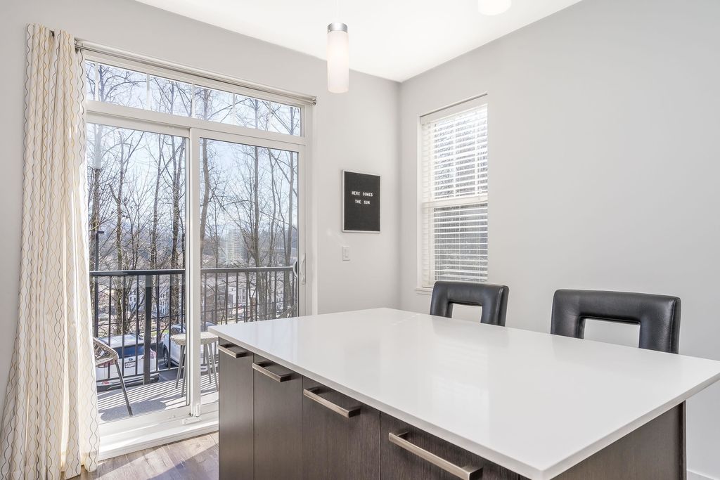 listing image 1103946020055653873