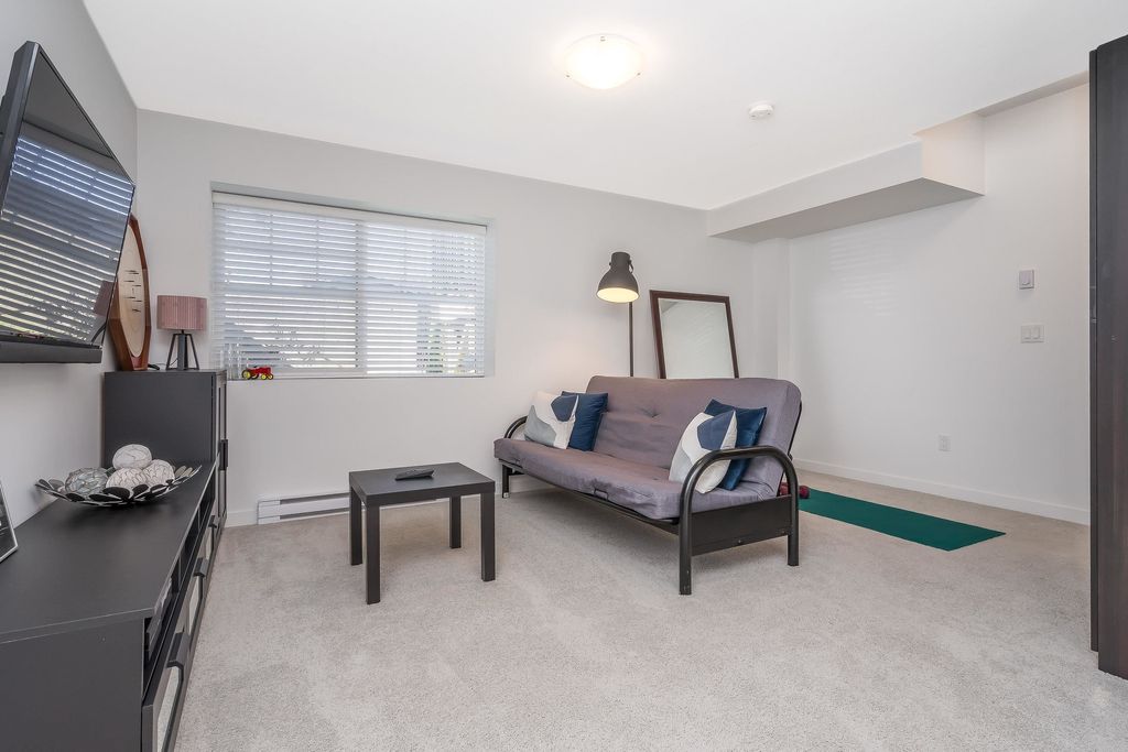 listing image 1106953273306121827