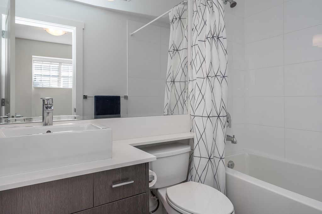 listing image 1103443862836212382