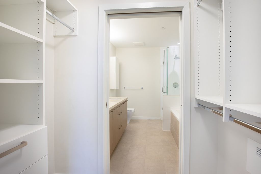 listing image 1104011301542014159