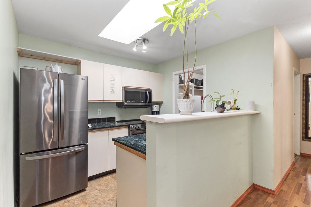 listing image 1109456006786749949