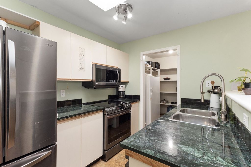 listing image 1106753778983473750