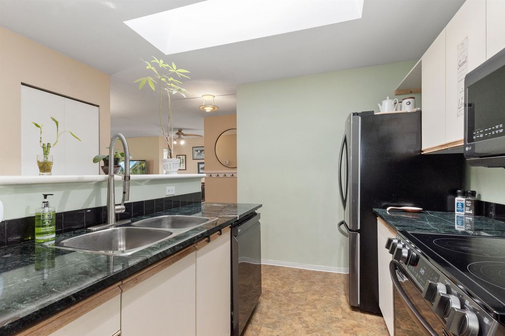 listing image 1106014487935221959