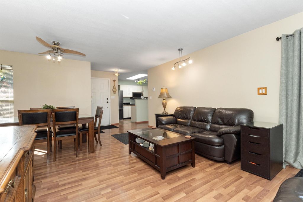 listing image 1101892954536693530