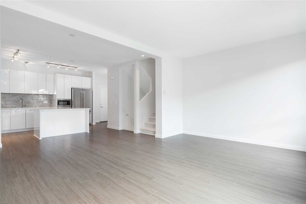 listing image 1108608113390132590
