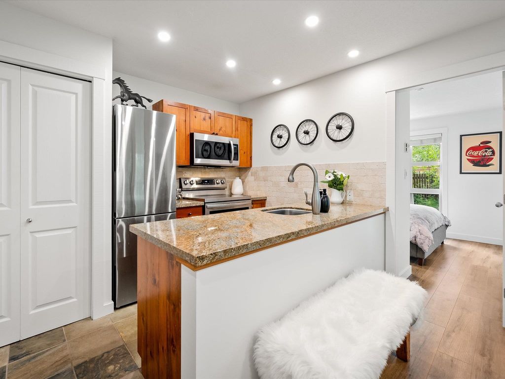listing image 1105281860834661124