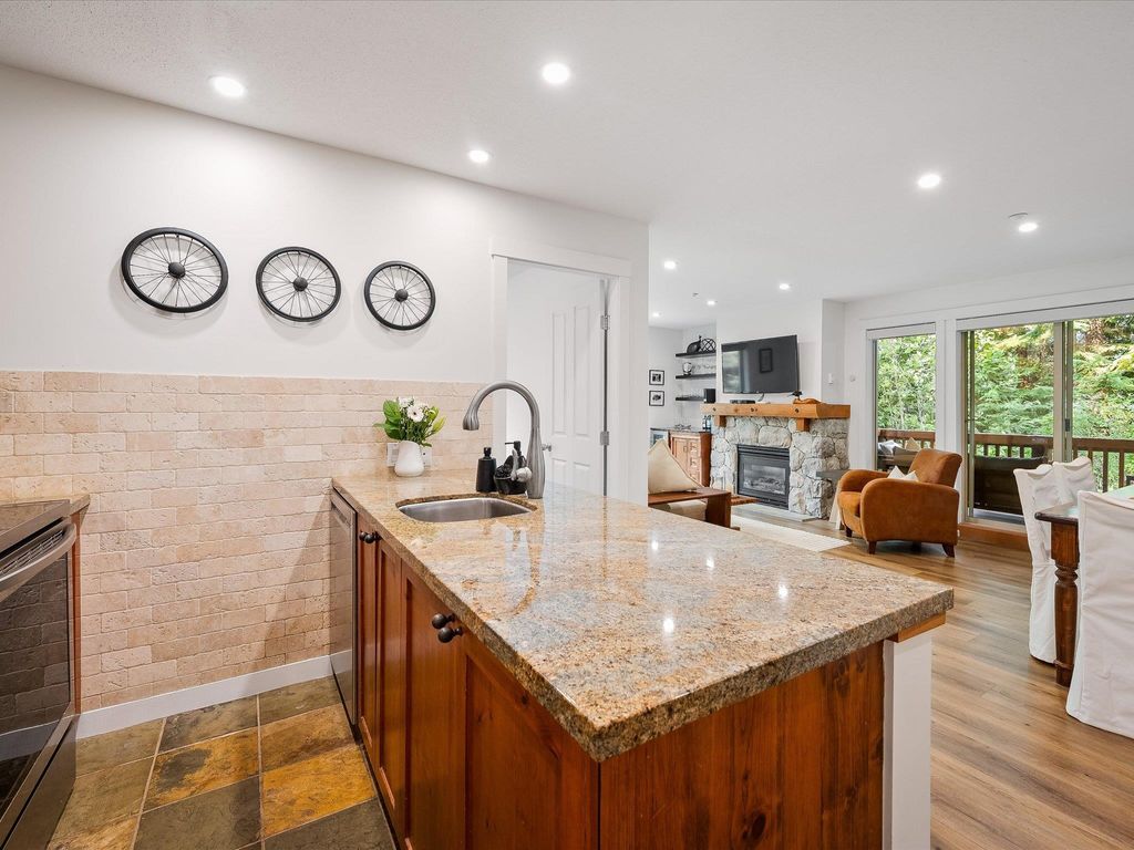 listing image 1101242917456873970