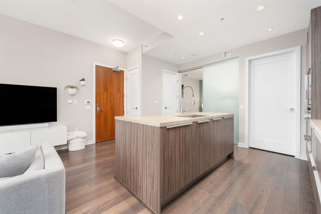 listing image 1104497390678618349