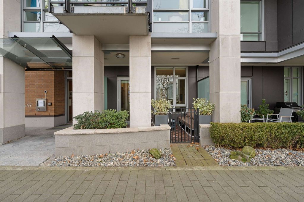listing image 1109878242118401014