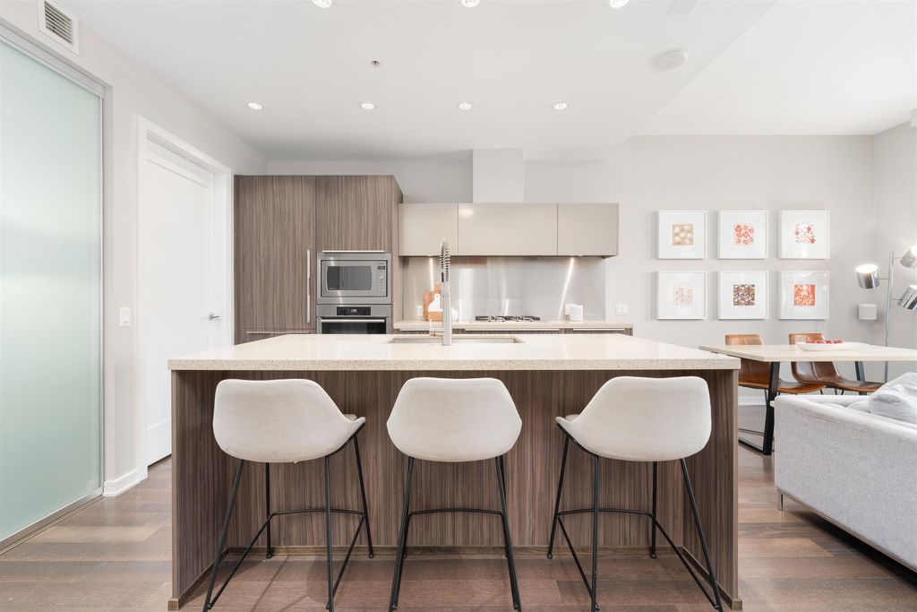 listing image 1102549015695607877