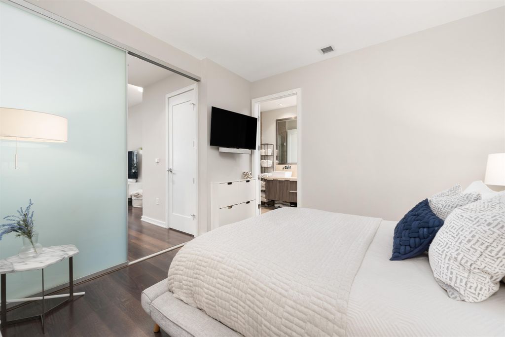 listing image 1104055103889603227