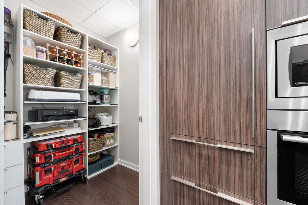 listing image 1104811831605360085