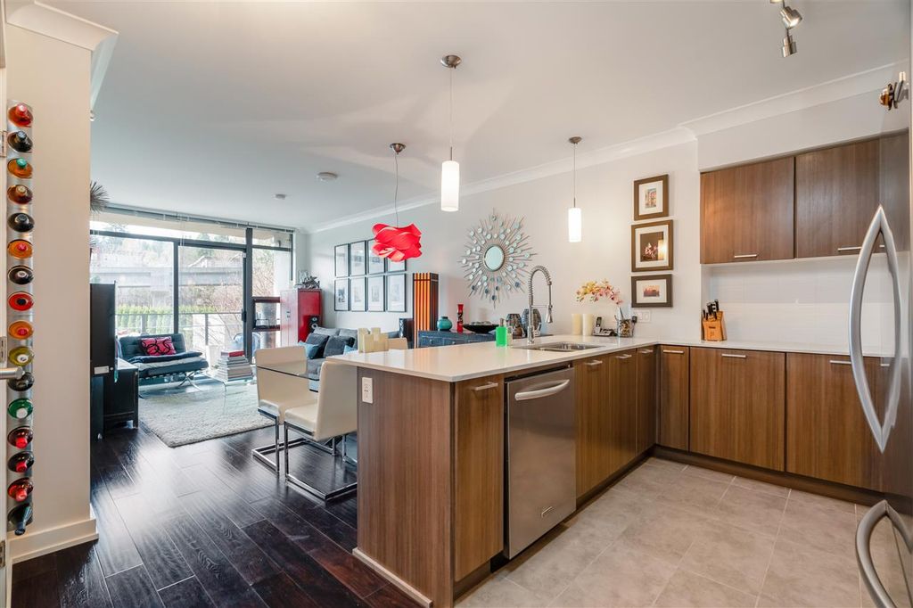 listing image 1107744580138532415