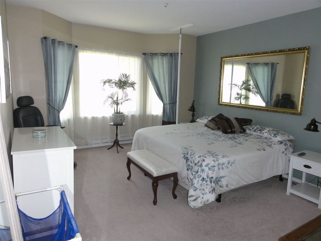 listing image 1106795271695370537