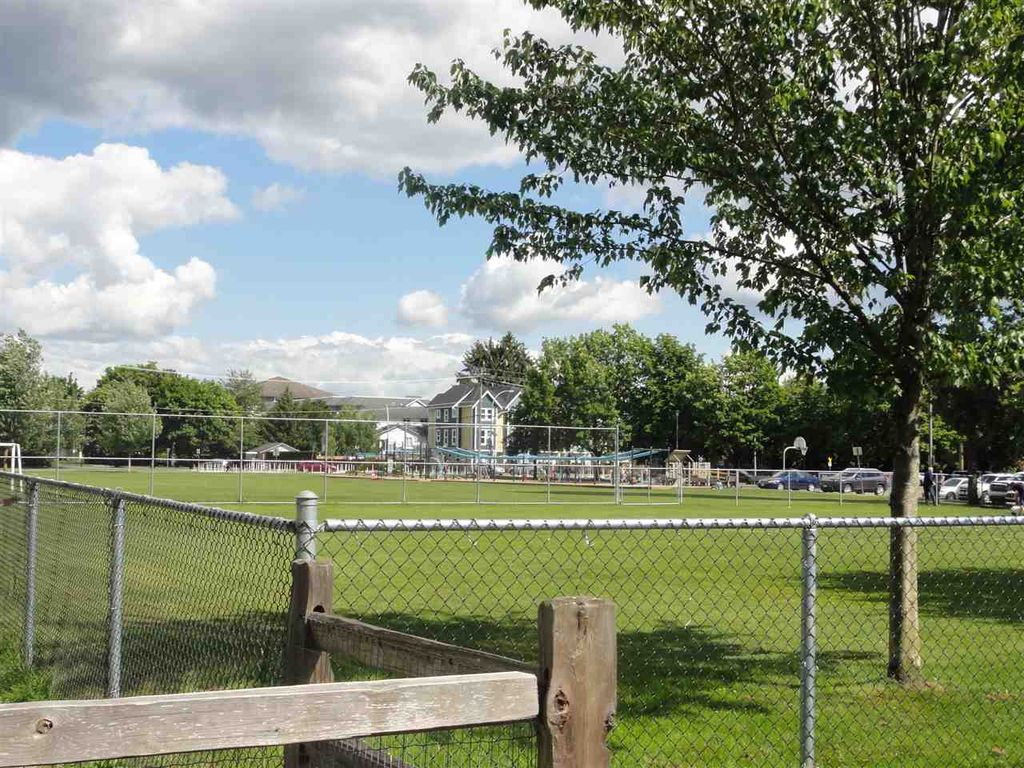 listing image 1102911496495931221