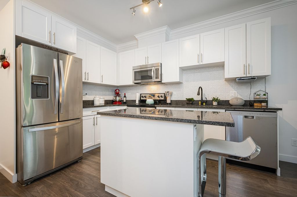 listing image 1100208393694055504