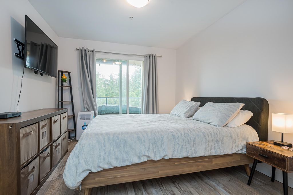 listing image 1100524480132133074