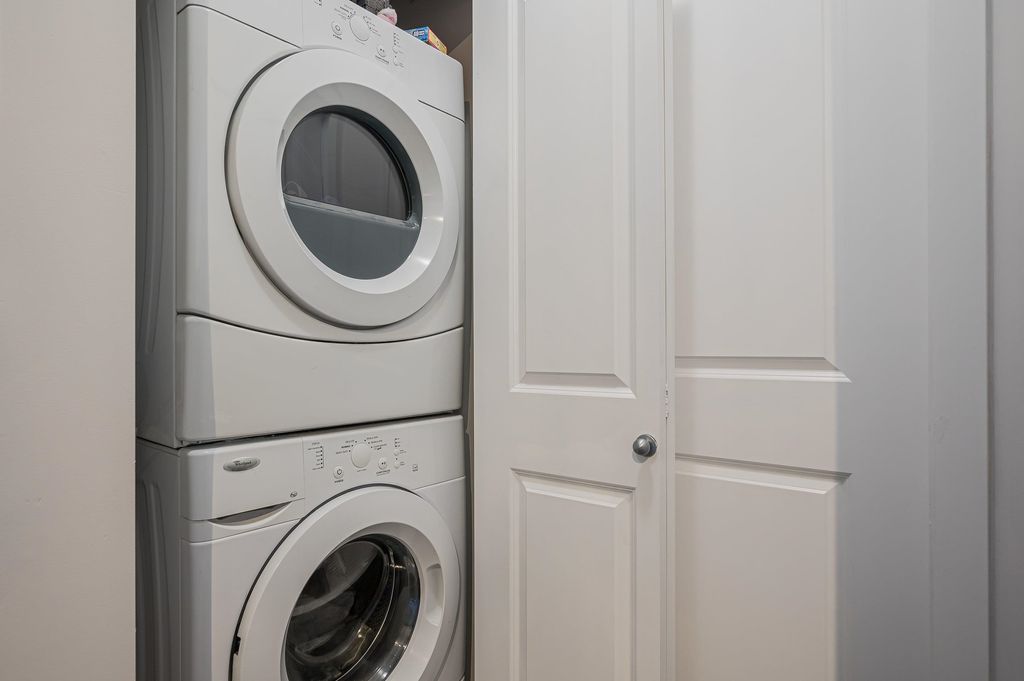 listing image 1102983141207327923