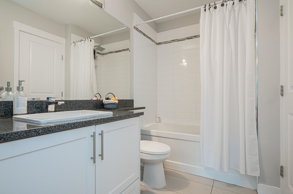 listing image 1104717948295624374