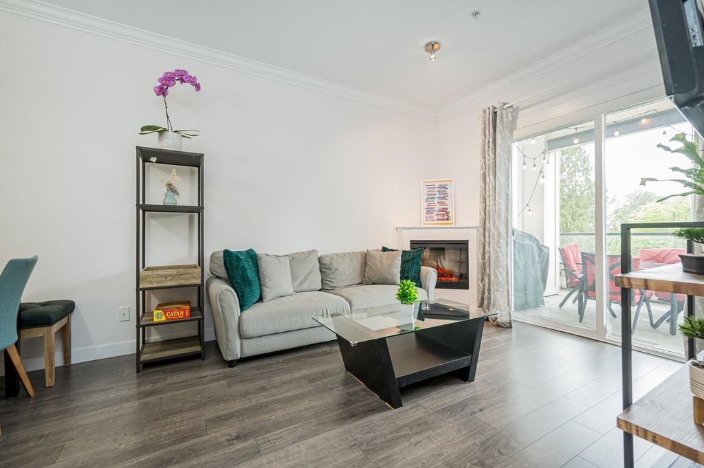 listing image 1106879464346528199