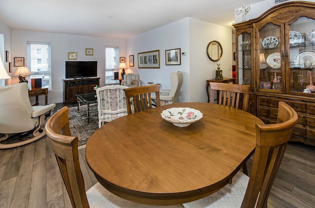 listing image 1109794712093825059