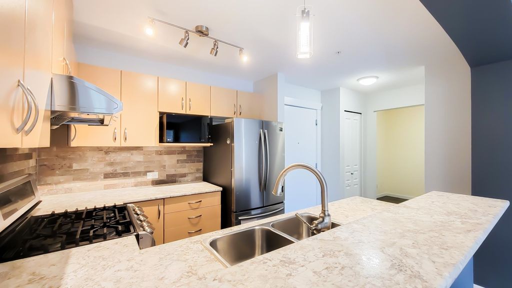 listing image 1104695451621875696