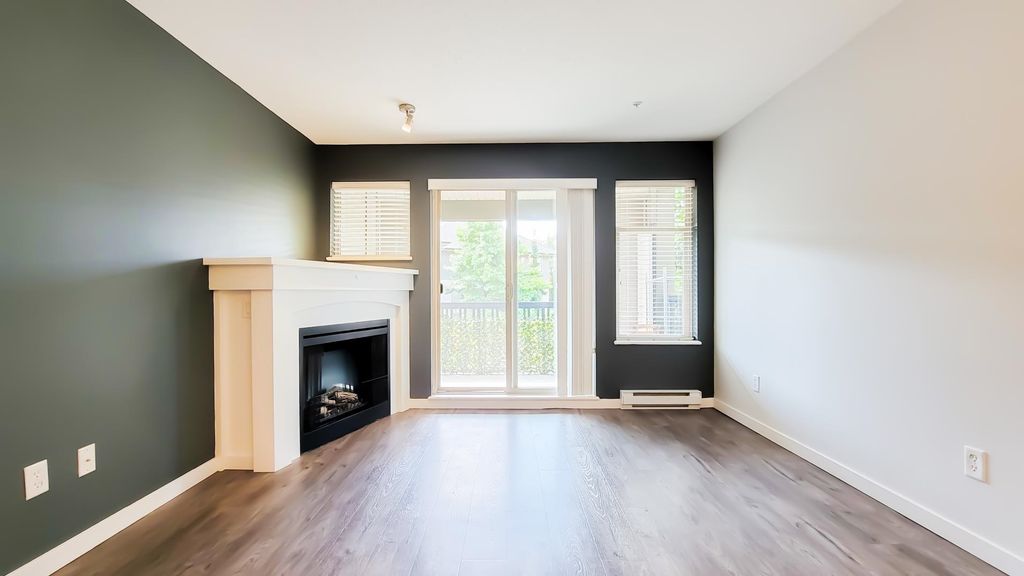listing image 1101685592312302824