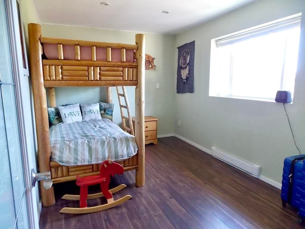 listing image 1100087676595088116