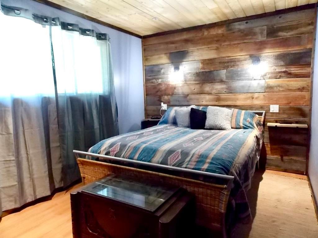 listing image 1109460575323100693