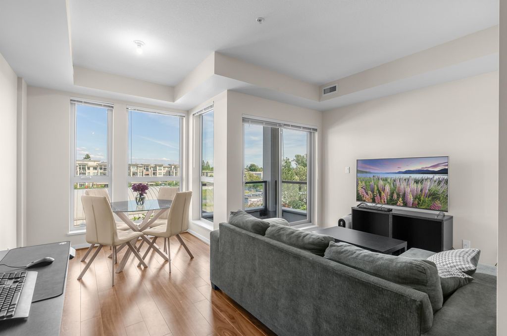 listing image 1109614234937953816