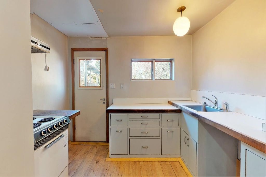 listing image 1105959442351776074