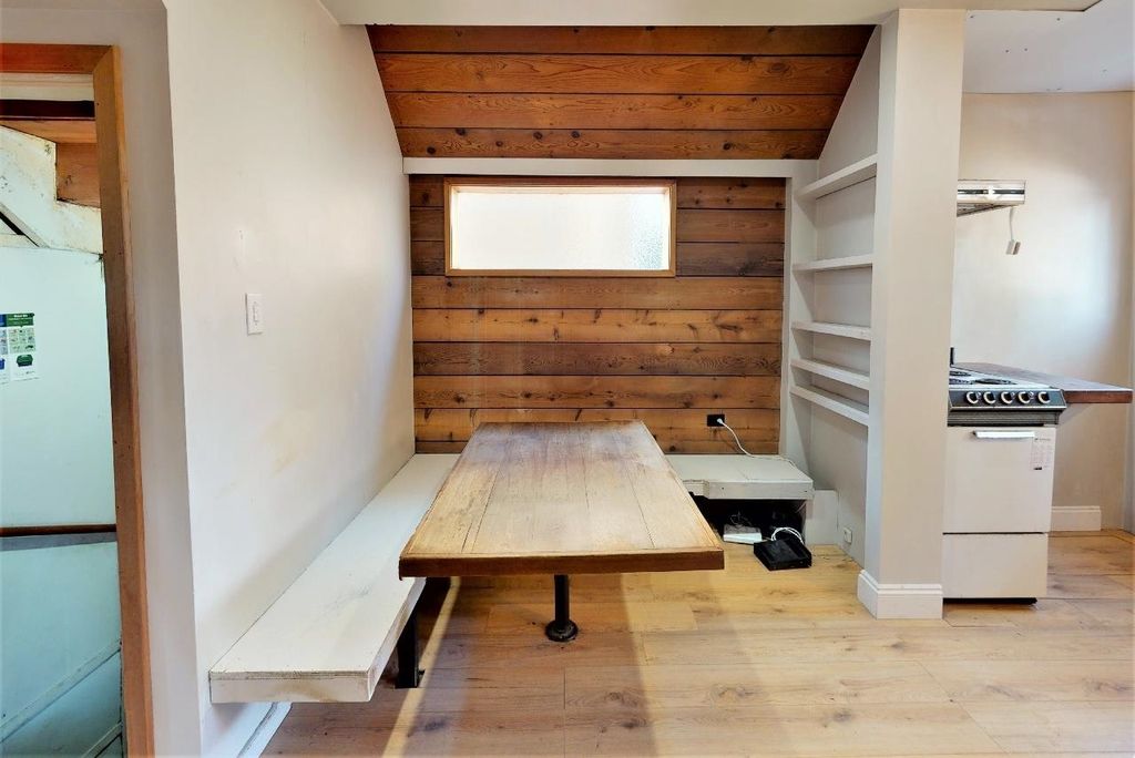 listing image 1107823139624289409