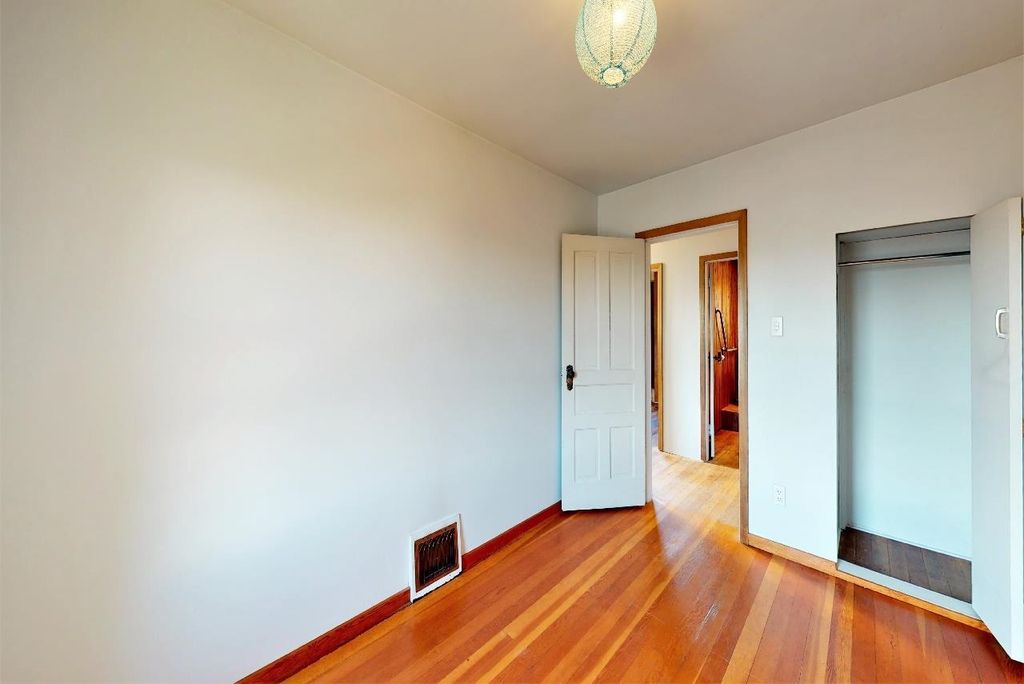 listing image 1104402911465474036