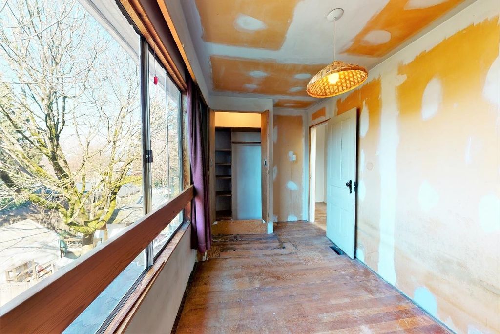 listing image 1100736776170619326