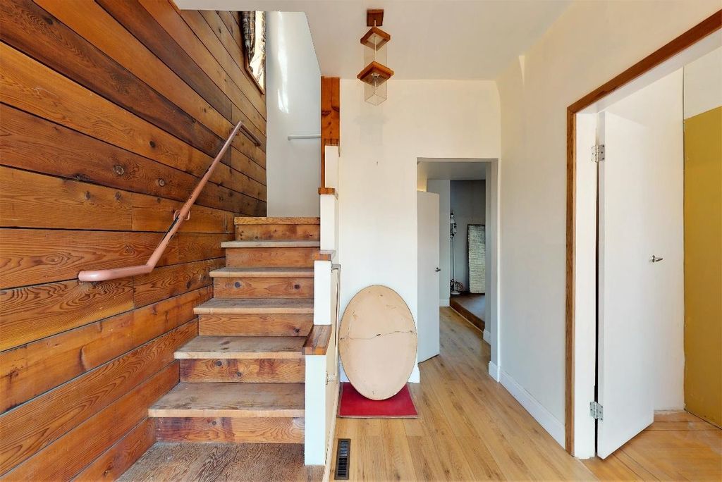 listing image 1105512914685308233