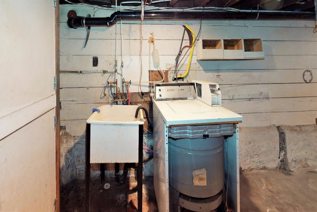 listing image 1109889309190835600