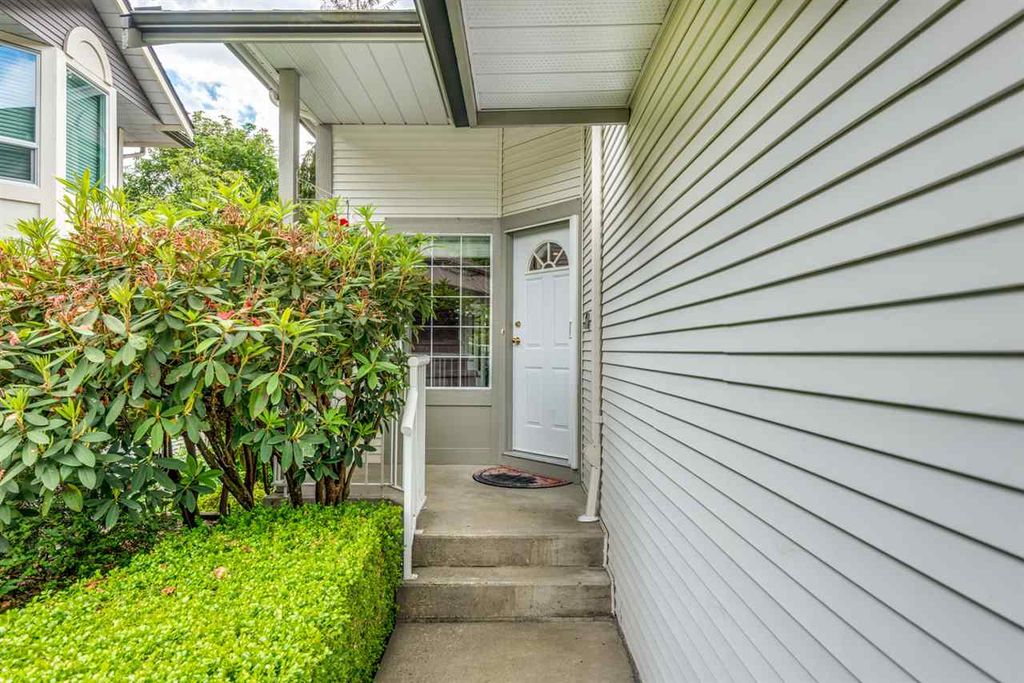 listing image 1101276472417664646
