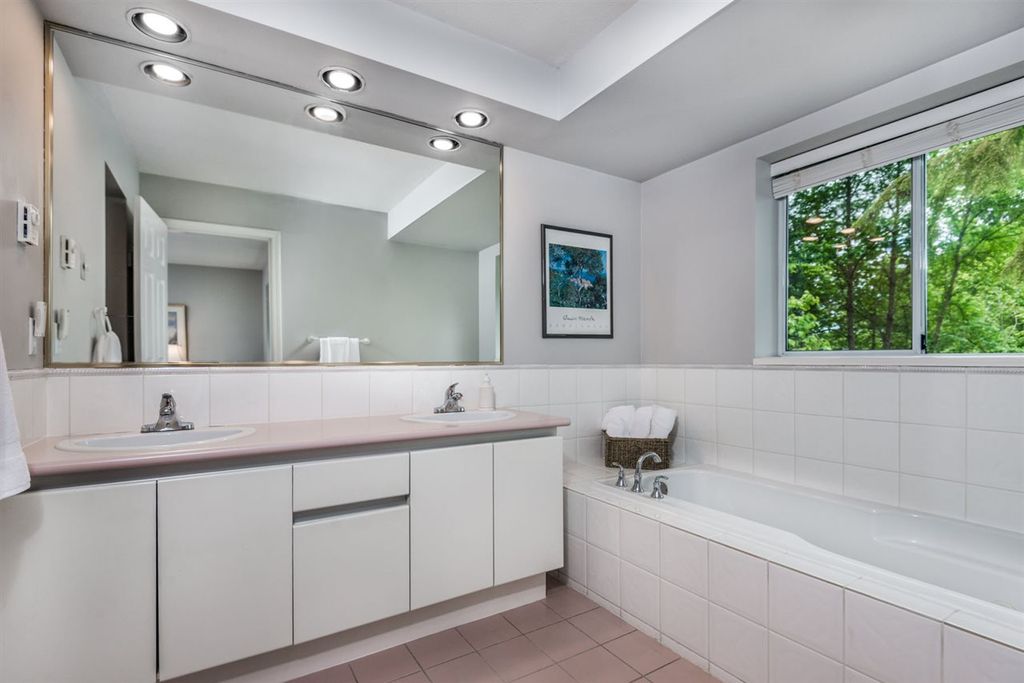 listing image 1105401303520477727